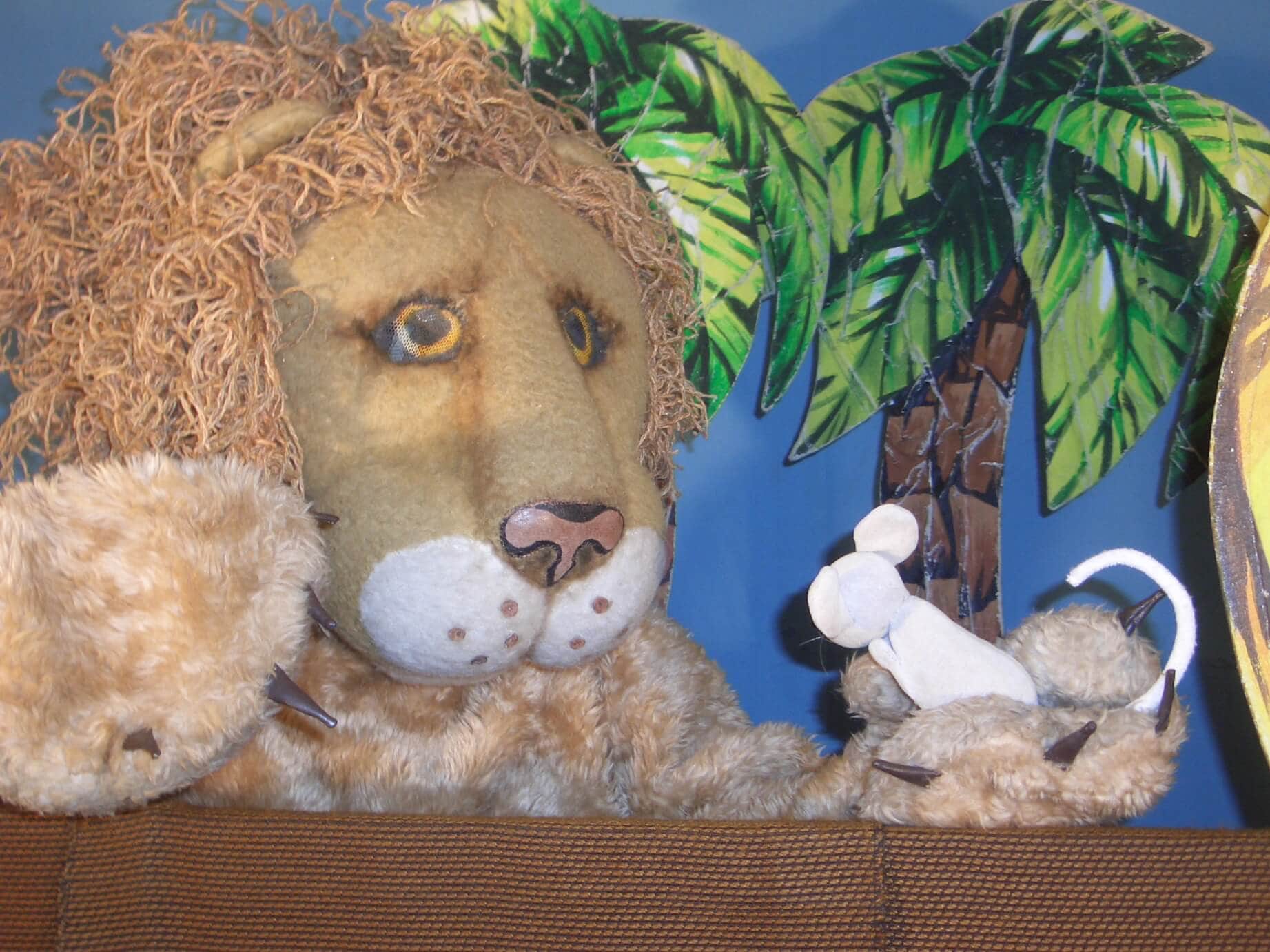 Az oroszlán és a kisegér | Domi bábszínháza